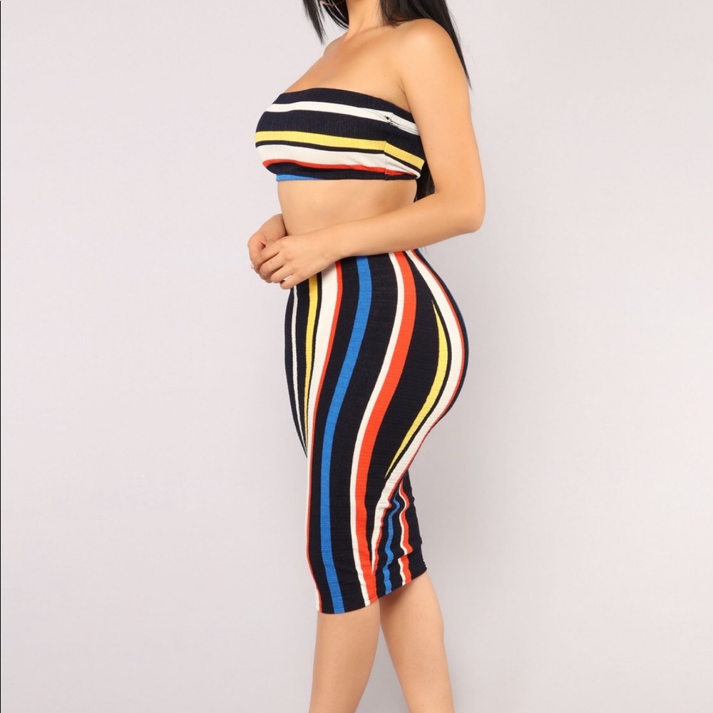 Power stripe skirt set